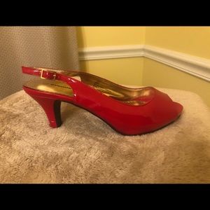 Avenue red patent kitten heel